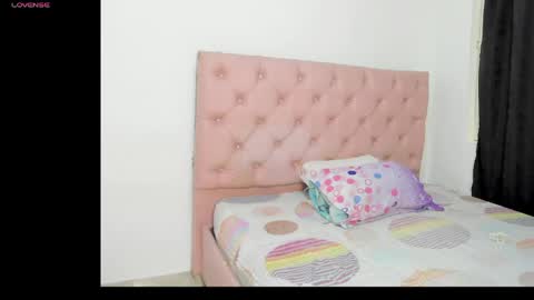 Snapshot of elettra_parisi19 chatting on 06-04-26, 08:37 elettra_parisi19 online show from 06-04-26, 08:37
