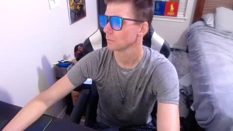 Snapshot of elevatetlb chatting on 09-14-25, 05:28 Walker online show from 09-14-25, 05:28