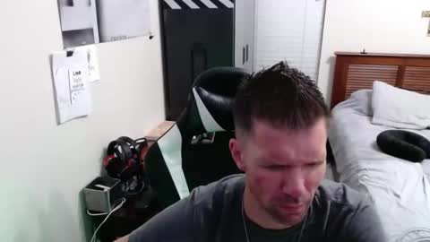 Snapshot of elevatetlb chatting on 10-01-25, 05:24 Walker online show from 10-01-25, 05:24