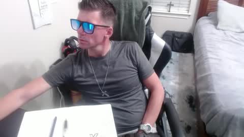 Snapshot of elevatetlb chatting on 10-02-25, 03:24 Walker online show from 10-02-25, 03:24