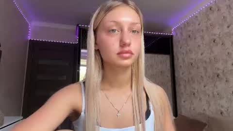 Snapshot of elfriededrewry chatting on 07-21-26, 01:13 Kate online show from 07-21-26, 01:13