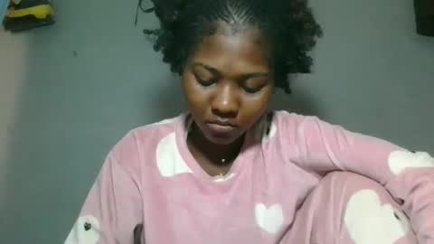 elia011 online show from 10-28-25, 05:11