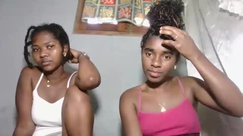 elia011 online show from 11-08-25, 02:34