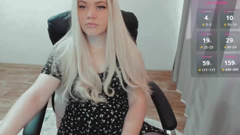 Snapshot of elia_ chatting on 03-05-25, 07:49 Ella online show from 03-05-25, 07:49
