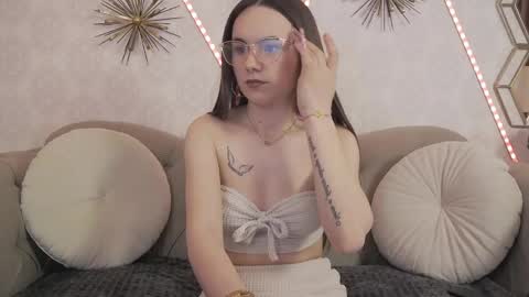 Snapshot of eliagrace chatting on 05-01-26, 11:15 Elia online show from 05-01-26, 11:15