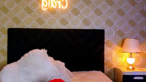 Snapshot of elian_craiggggg chatting on 02-13-26, 02:40 Elian online show from 02-13-26, 02:40