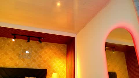 Snapshot of elian_craiggggg chatting on 02-18-26, 12:17 Elian online show from 02-18-26, 12:17