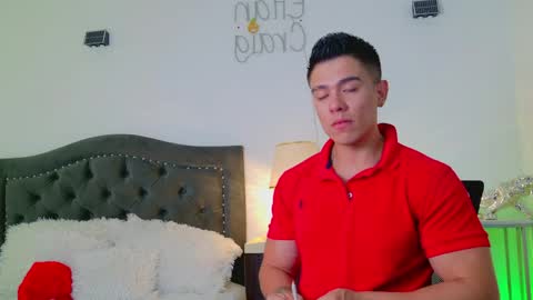 Snapshot of elian_craiggggg chatting on 05-03-26, 11:55 Elian online show from 05-03-26, 11:55