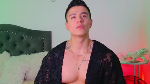 Snapshot of elian_craiggggg chatting on 05-29-26, 05:33 Elian online show from 05-29-26, 05:33