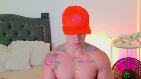 Snapshot of elian_craiggggg chatting on 06-17-26, 02:58 Elian online show from 06-17-26, 02:58