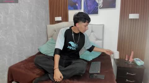 Elian Julian online show from 11-06-25, 01:17