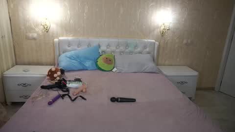 Luna online show from 03-17-26, 03:37