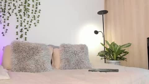 Snapshot of elicortes_ chatting on 05-15-26, 11:34 Eli online show from 05-15-26, 11:34