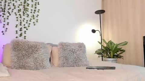 Snapshot of elicortes_ chatting on 05-16-26, 12:51 Eli online show from 05-16-26, 12:51