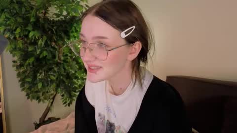 Ellie online show from 11-21-25, 05:39