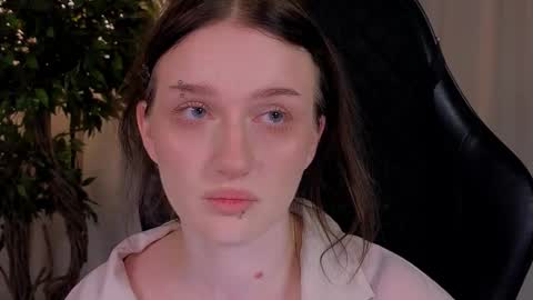 Ellie online show from 11-23-25, 05:18