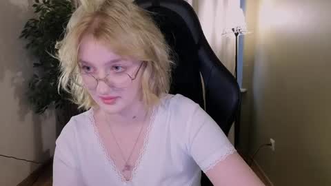 Ellie online show from 03-06-26, 05:15