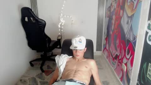 Snapshot of elii_797 chatting on 02-13-25, 04:28 bby-santy online show from 02-13-25, 04:28