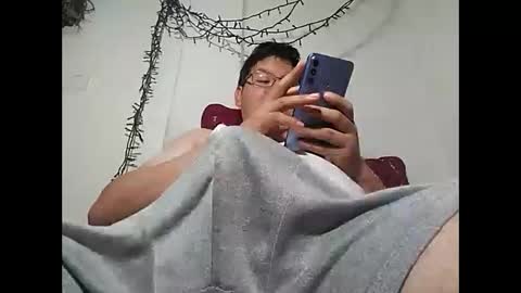 Snapshot of elimposstor chatting on 12-09-24, 01:45 elimposstor online show from 12-09-24, 01:45