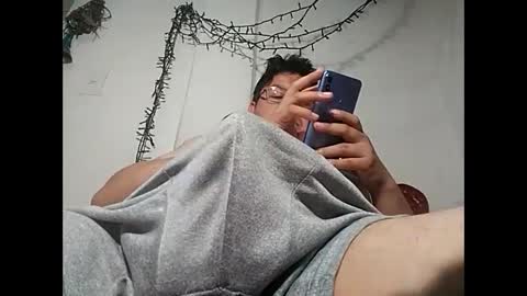 Snapshot of elimposstor chatting on 12-10-24, 01:33 elimposstor online show from 12-10-24, 01:33