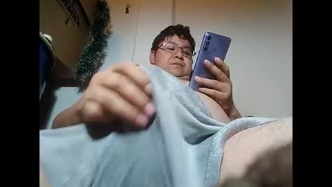 Snapshot of elimposstor chatting on 01-13-25, 12:09 elimposstor online show from 01-13-25, 12:09