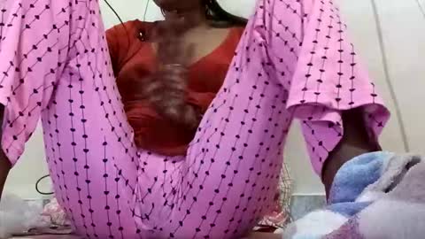 elina_roy03 online show from 12-05-25, 04:43