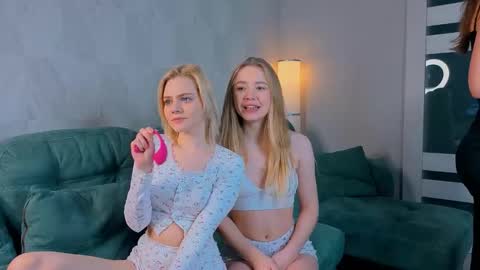 Elina online show from 01-06-26, 05:44