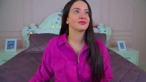 ElinaBellucci online show from 02-18-26, 04:41