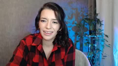 Snapshot of elinapretty chatting on 01-24-25, 10:51 Elina online show from 01-24-25, 10:51