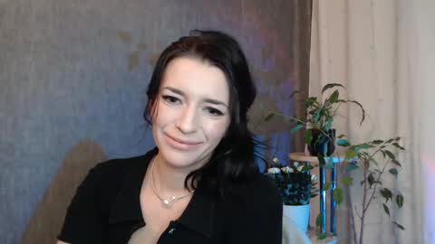 Snapshot of elinapretty chatting on 02-25-25, 11:55 Elina online show from 02-25-25, 11:55