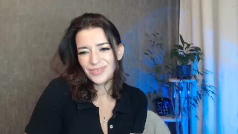 Snapshot of elinapretty chatting on 09-30-25, 11:43 Elina online show from 09-30-25, 11:43