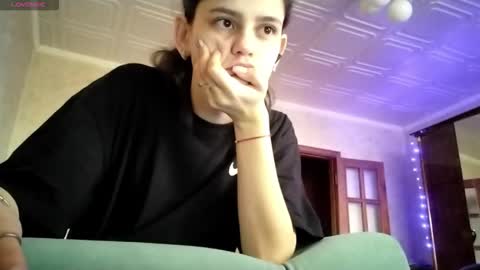 Snapshot of elindente chatting on 11-26-25, 06:03 Lola online show from 11-26-25, 06:03