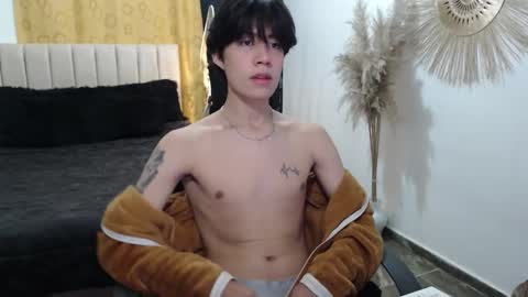 Snapshot of elio_collem chatting on 09-23-25, 01:08 ELIO online show from 09-23-25, 01:08