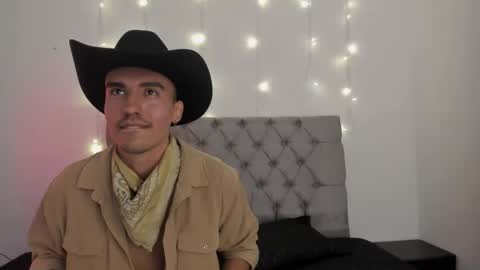 Snapshot of elio_dicaprio chatting on 11-01-25, 02:24 elio_dicaprio online show from 11-01-25, 02:24