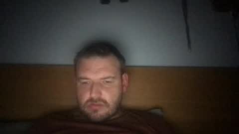 Snapshot of eliot26 chatting on 04-17-26, 07:33 e26 online show from 04-17-26, 07:33