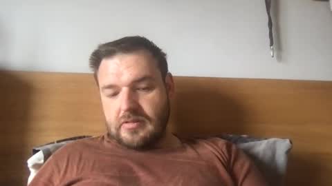 Snapshot of eliot26 chatting on 04-22-26, 12:07 e26 online show from 04-22-26, 12:07