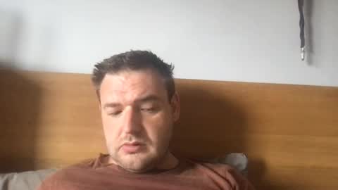 Snapshot of eliot26 chatting on 04-27-26, 11:08 e26 online show from 04-27-26, 11:08