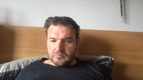 Snapshot of eliot26 chatting on 05-10-26, 11:15 e26 online show from 05-10-26, 11:15