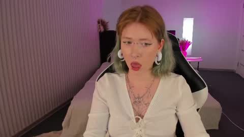 Elira Vane online show from 06-16-26, 10:51