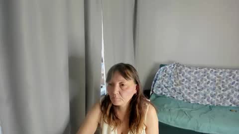 Snapshot of elis_gabbi chatting on 10-26-25, 03:23 Elis online show from 10-26-25, 03:23