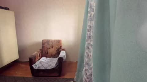 Snapshot of elis_gabbi chatting on 04-29-26, 09:13 Elis online show from 04-29-26, 09:13