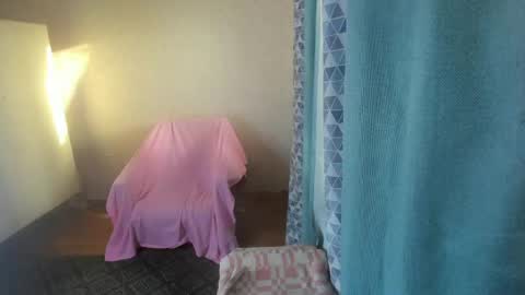 Snapshot of elis_gabbi chatting on 05-13-26, 11:29 Elis online show from 05-13-26, 11:29