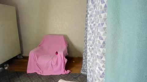 Snapshot of elis_gabbi chatting on 05-14-26, 12:45 Elis online show from 05-14-26, 12:45