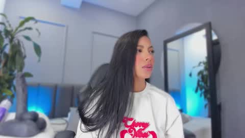 Elisa online show from 01-07-26, 08:33