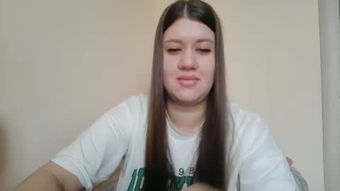 Snapshot of elisa_kollin chatting on 01-29-25, 08:18 Aletta Oushen online show from 01-29-25, 08:18