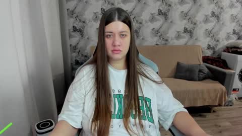 Snapshot of elisa_kollin chatting on 09-29-25, 09:58 Aletta Oushen online show from 09-29-25, 09:58