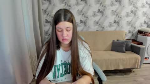 Snapshot of elisa_kollin chatting on 10-08-25, 11:41 Aletta Oushen online show from 10-08-25, 11:41