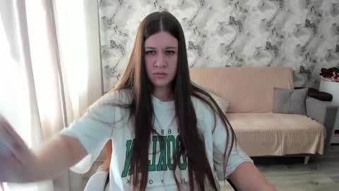 Snapshot of elisa_kollin chatting on 10-14-25, 06:58 Aletta Oushen online show from 10-14-25, 06:58