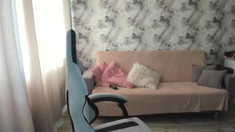 Snapshot of elisa_kollin chatting on 10-19-25, 09:10 Aletta Oushen online show from 10-19-25, 09:10