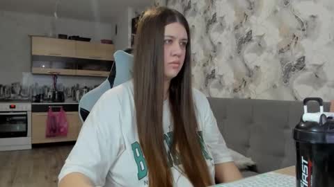 Snapshot of elisa_kollin chatting on 12-03-25, 10:02 Aletta Oushen online show from 12-03-25, 10:02